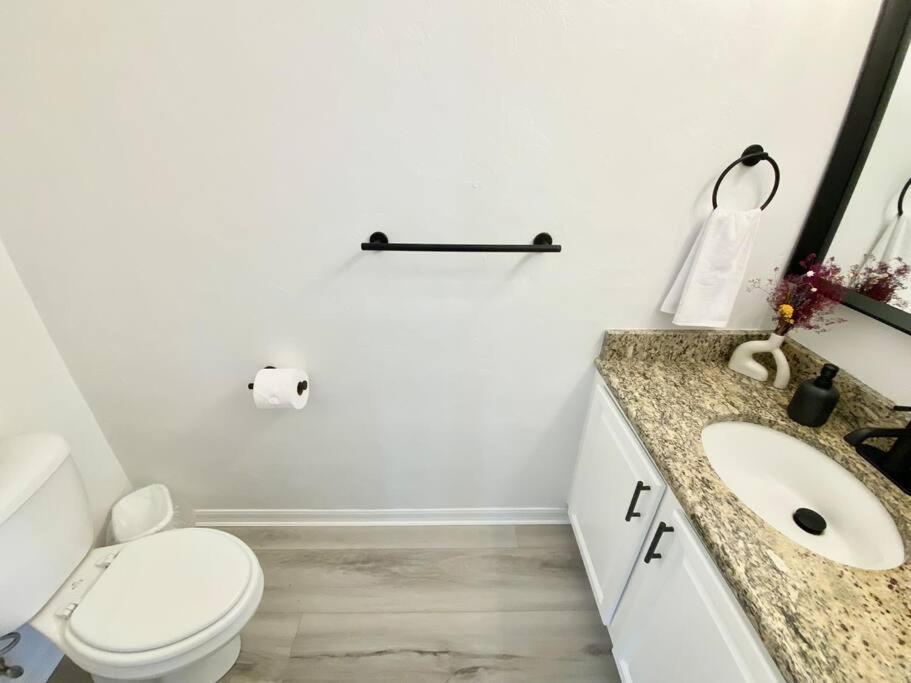Sanctuary Gainesville Bright 2 Bedroom King Condo Экстерьер фото